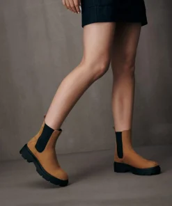 Hot Therapy Shoes Threadbo Tan *FINAL SALE* Brown